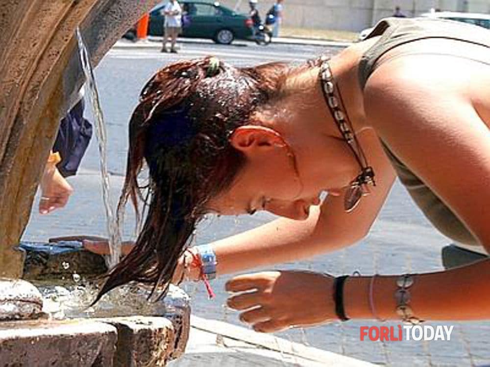 Il Pd attacca sul caldo a scuola: "Non bastano climatizzatori portatili e pale, serve un piano strutturale per i nidi"