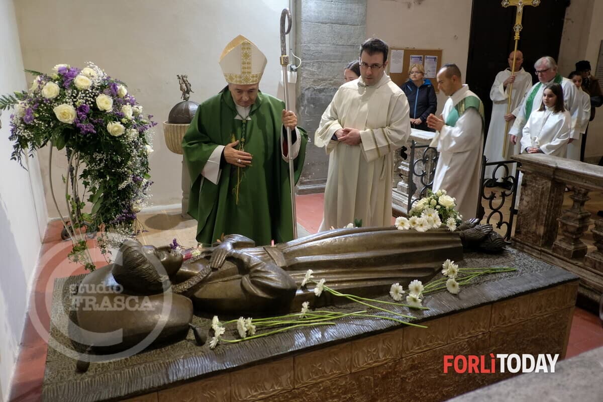 Dovadola celebra i 90 anni dalla nascita della Beata Benedetta, il vescovo Corazza: "Una vita ferita trasformata in gioia"