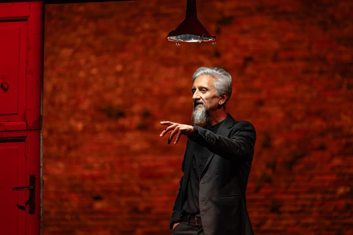 Sold out e grandi piazze gremite per la poesia e il teatro: Come Acqua chiude da record