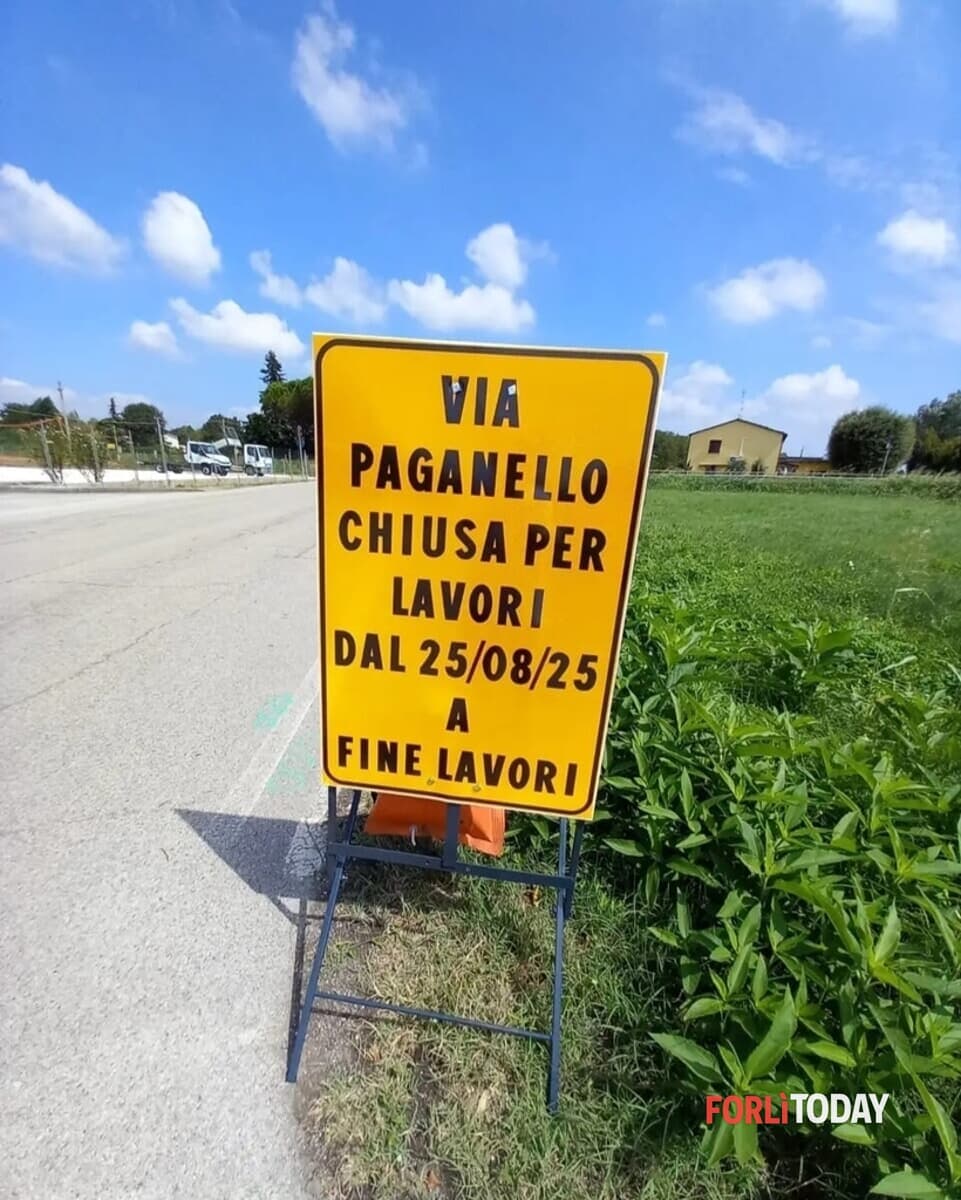 L'assurda storia di via Paganello, chiusa nonostante la nuova strada: "Residenti esasperati"