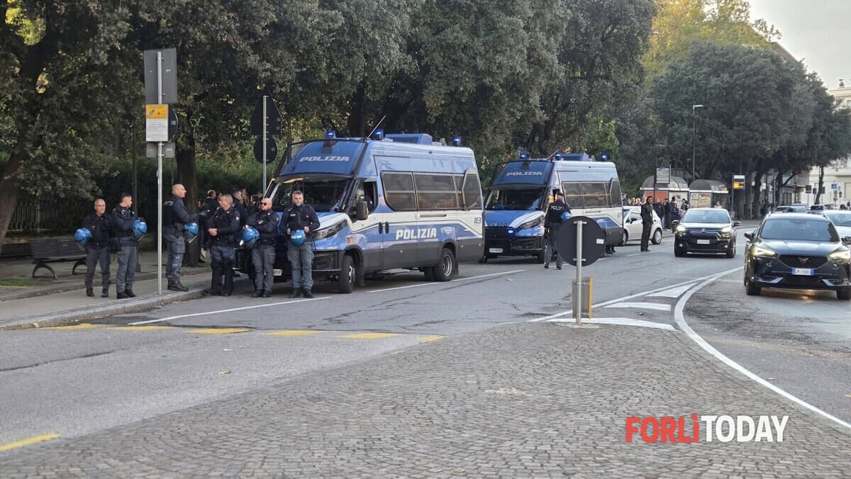Mobilitazione delle chat, Forza Italia: "Evitato il peggio grazie alle forze dell'ordine che hanno presidiato i punti nevralgici della città"