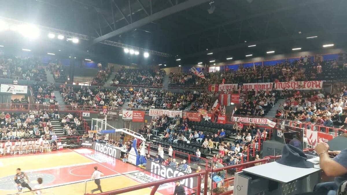 La coralità fa forte Forlì, prova show al Palafiera: Rieti travolta, prova del nove superata