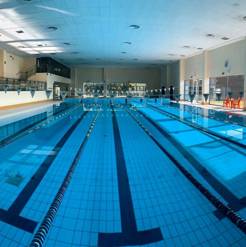 Una maratona di 24 ore in piscina: sport, musica e beneficenza per i 20 anni dell'impianto