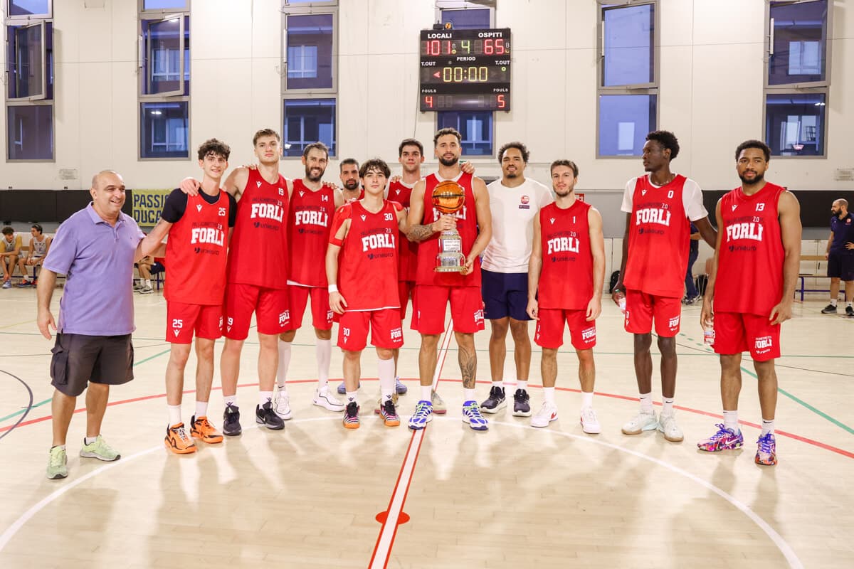 Basket, Mian fa piovere triple, Forlì schianta Cividale e conquista la coppa dell’Us Modena Cup