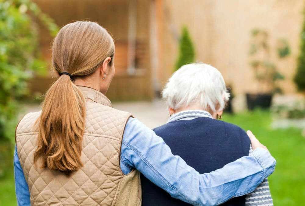 Demenza e vuoti di memoria: ripartono gli incontri gratuiti per familiari e caregiver