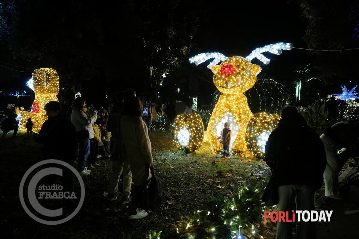 Scontro sul Natale, la Giunta replica al Pd: "Accanimento politico. Continueremo a investire sulla crescita della città"