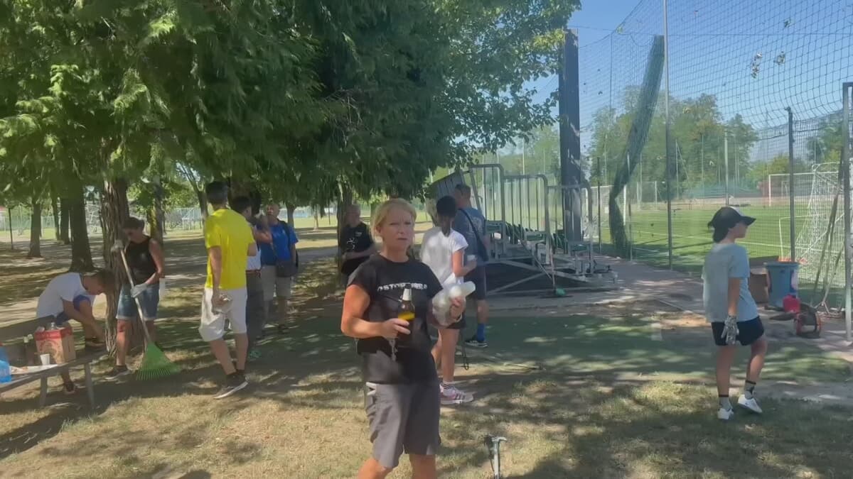 La forza dei volontari dopo il maltempo: il Polisportivo riapre in tempi record