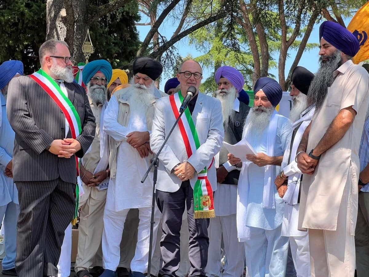 Forlì ricorda i soldati Sikh caduti per la Liberazione: cerimonia al cimitero di via Ravegnana