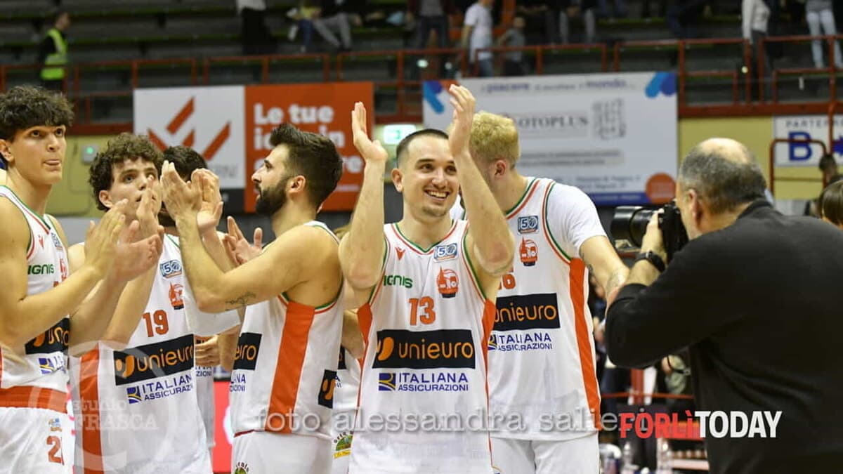 Infortunio al ginocchio per Carey: la Pallacanestro Forlì risponde subito e riabbraccia Perkovic