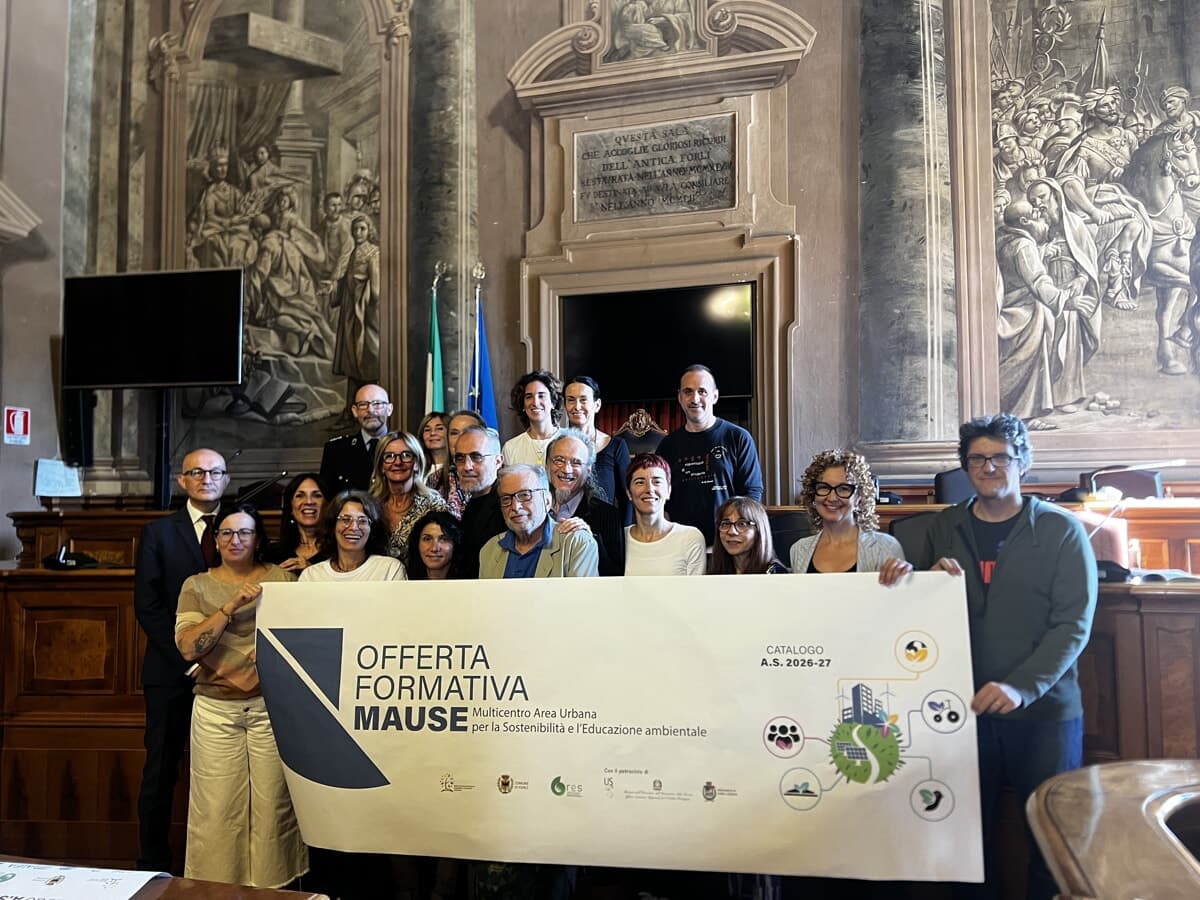 Banchi di scuola e sfide del futuro: il nuovo catalogo del Mause mette in campo più di 100 progetti