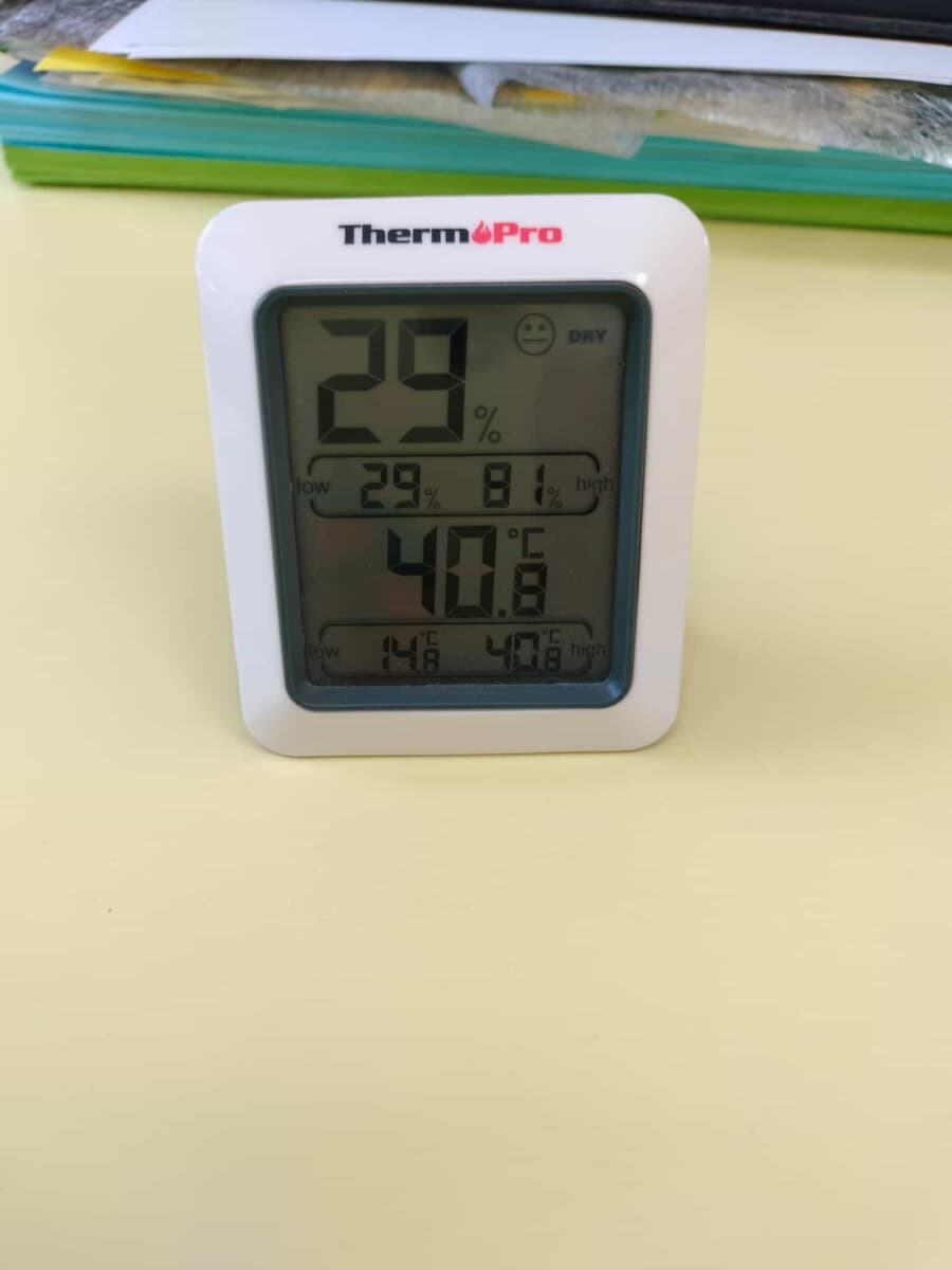 Aule a 40 gradi e malore per una maestra alla Rodari: i genitori si rivolgono all'Ausl dopo l'incontro col Comune