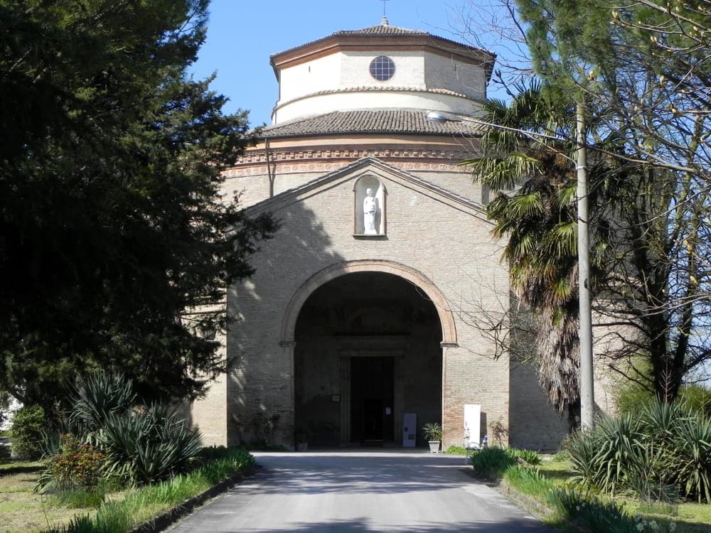 Il Santuario di Fornò riapre le porte per l'Assunta: messa con il vescovo Corazza, poi il restauro finale