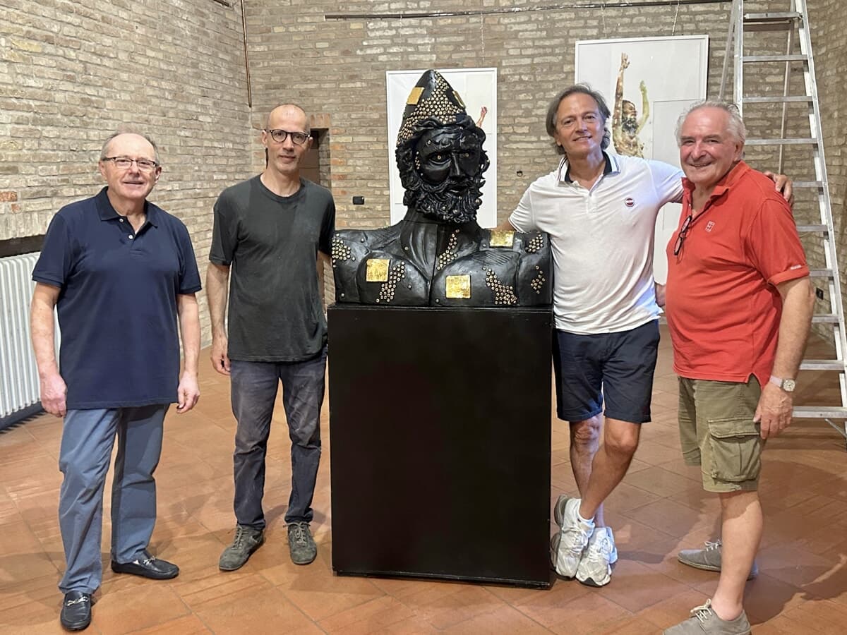 Un "Ulisse" di terracotta e oro per un mondo migliore: l’arte gentile di Idilio Galeotti a "Hellenika"