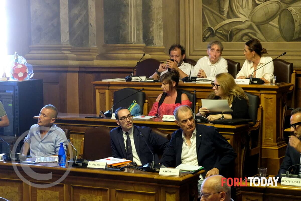 Lavori pubblici, la maggioranza replica al Pd: "Con la sinistra Forlì sarebbe nel degrado e senza sviluppo"