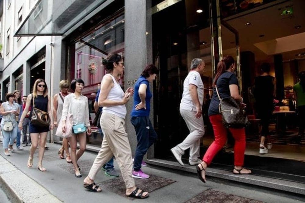 Conto alla rovescia per i saldi estivi, ma è già caccia allo sconto: uno su tre ha già fatto acquisti