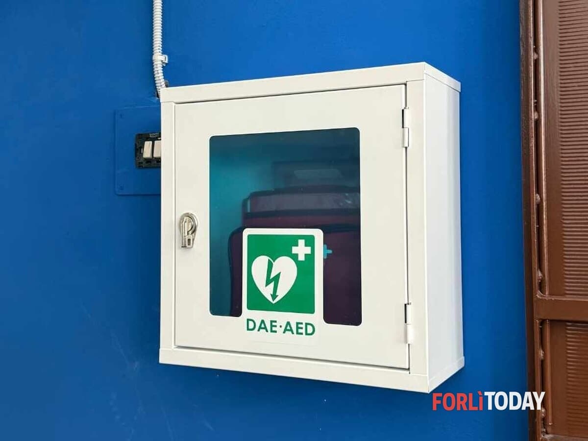 Legge sull'arresto cardiaco, Fratelli d'Italia: "Serve una vera mappatura dei defibrillatori e app più efficaci"