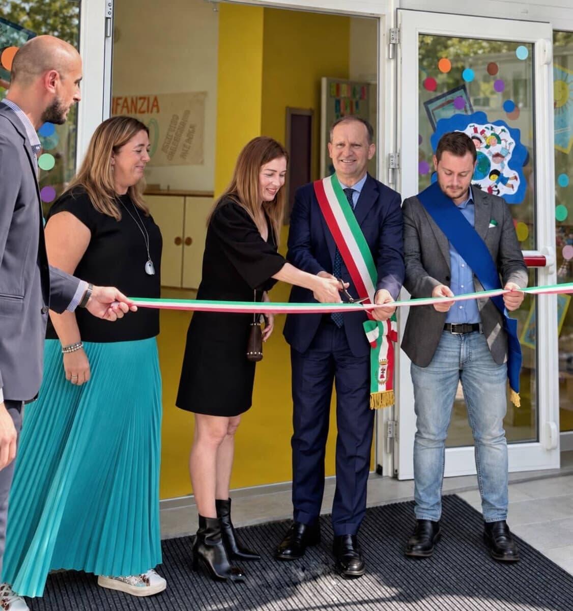Un'opera all'avanguardia da 1,5 milioni con fondi Pnrr, inaugurata la scuola d'infanzia Giramondo