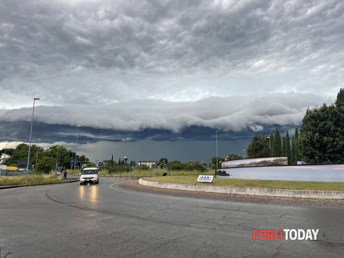 Terreno saturo e fiumi sorvegliati speciali: torna la pioggia, scatta l'allerta gialla