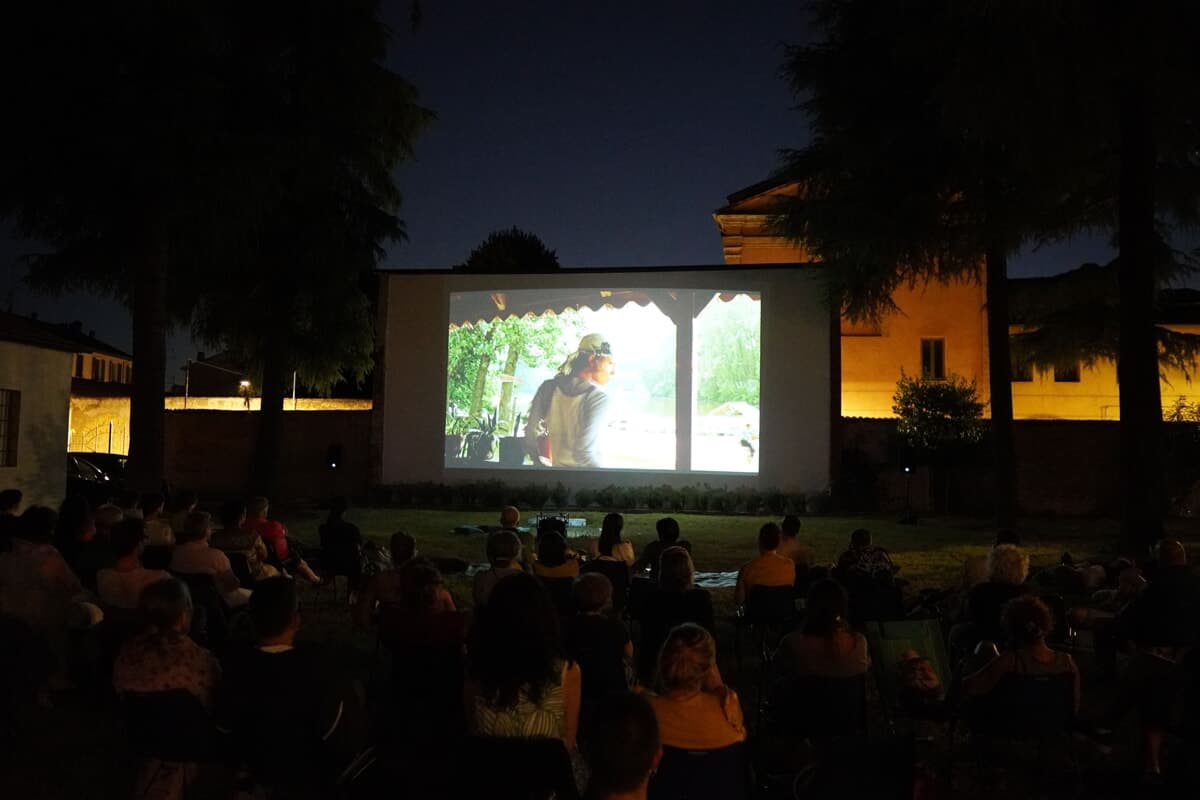 Cinema all'aperto al parco urbano: con Locus Solus arriva la magia surreale di "Citizen Dog"