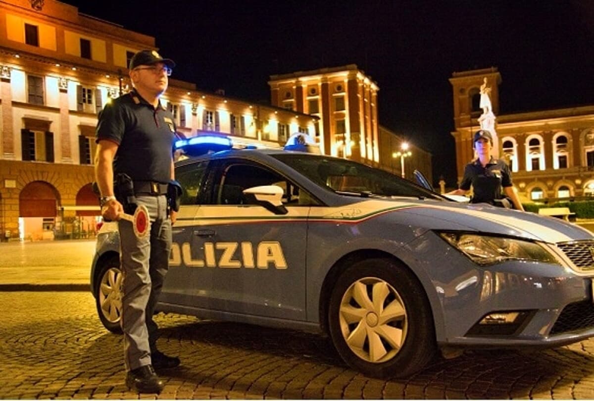 "Ho un appuntamento per la fisioterapia", la scusa del ladro non inganna l'anziana vittima: catturato dalla Polizia con la refurtiva