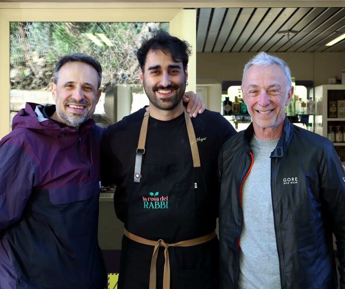 Da una pedalata nell'Appennino al microfono di Radio Deejay: la bottega che ha conquistato Linus e Frank Lotta