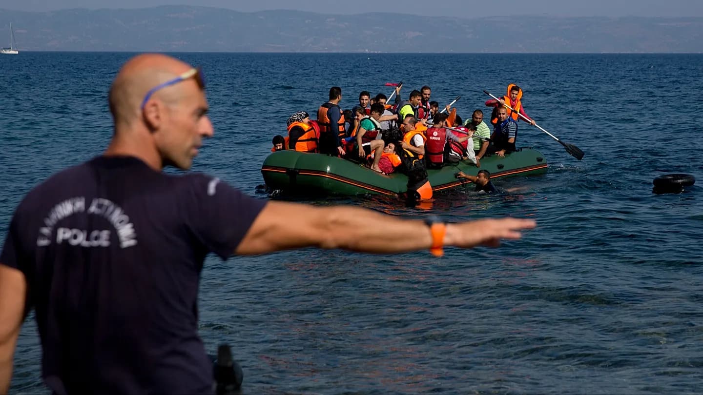 La Grecia pianifica un centro di rimpatrio per migranti dal 2027, seguendo l'esempio italiano