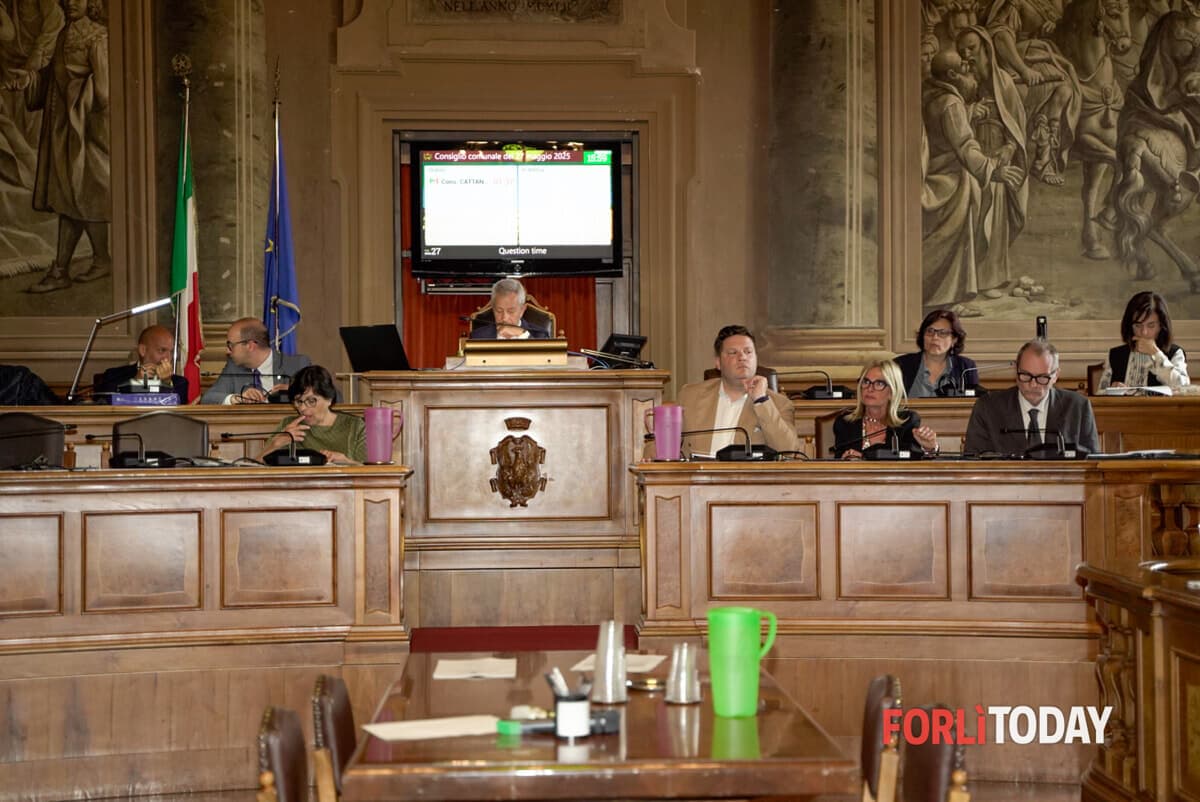 Doppia delibera in Consiglio: ok a un milione per recuperare case popolari sfitte e al bilancio consolidato