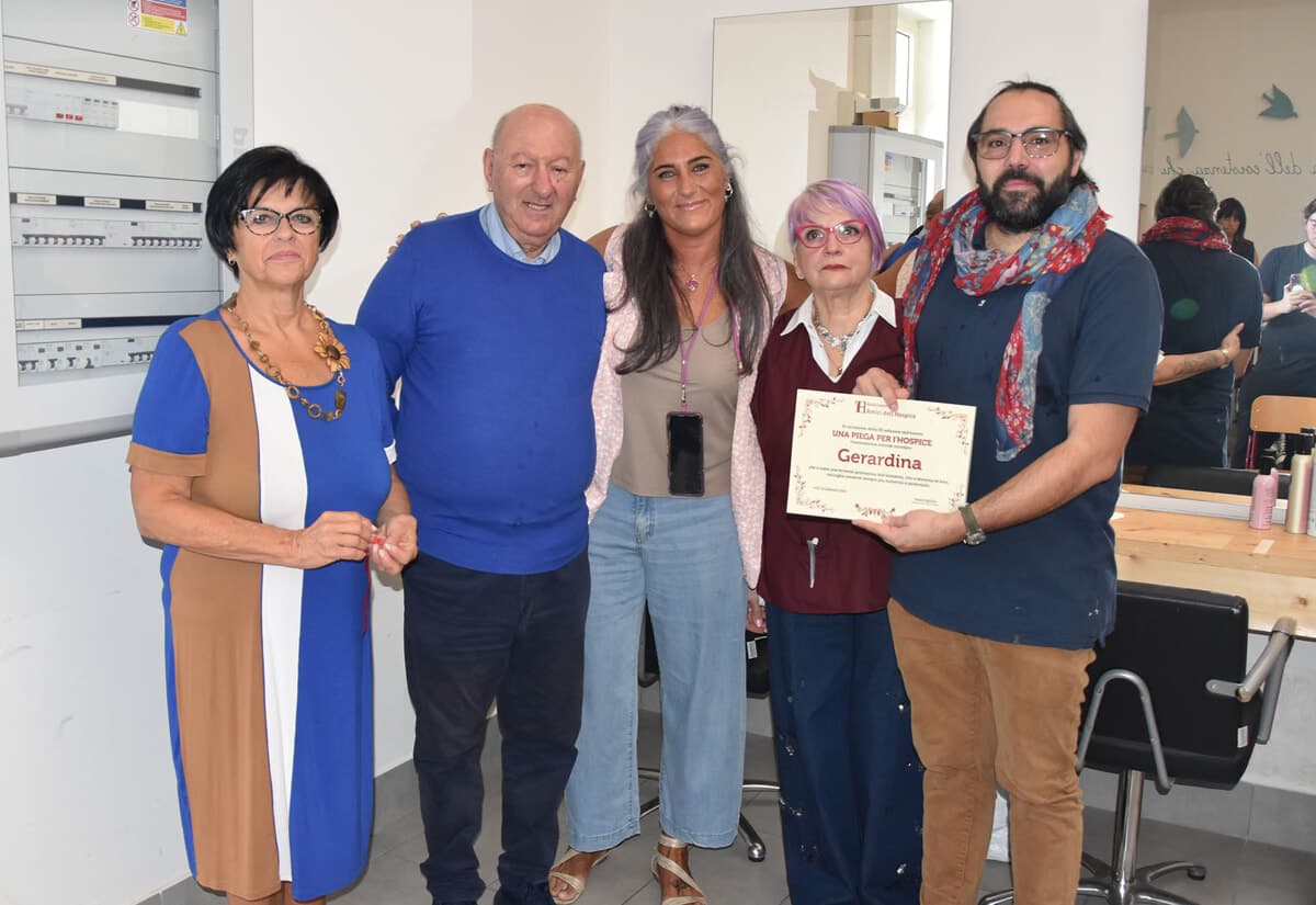 Bellezza, solidarietà e un ricordo commosso: "Una piega per l'Hospice" centra l'obiettivo