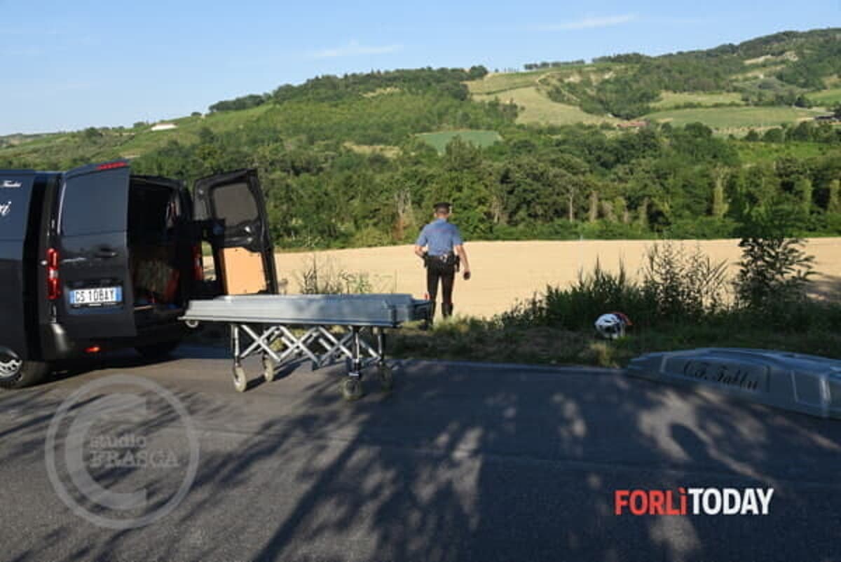Tragedia sulla provinciale del Rabbi, il commosso addio social a Elisa: "Proteggi i tuoi tre figli da lassù"