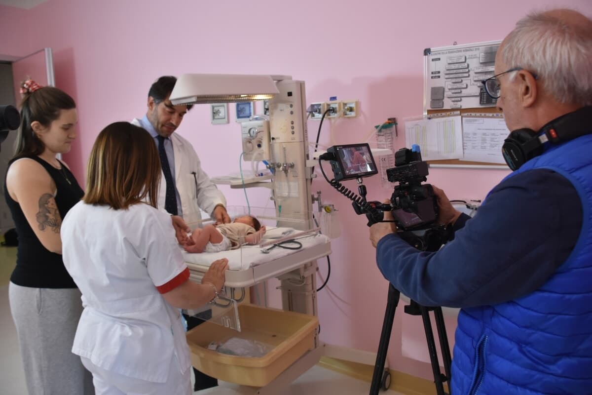 La crisi della natalità al centro di "Noos": l'ospedale di Forlì protagonista su Rai Uno nella trasmissione di Alberto Angela