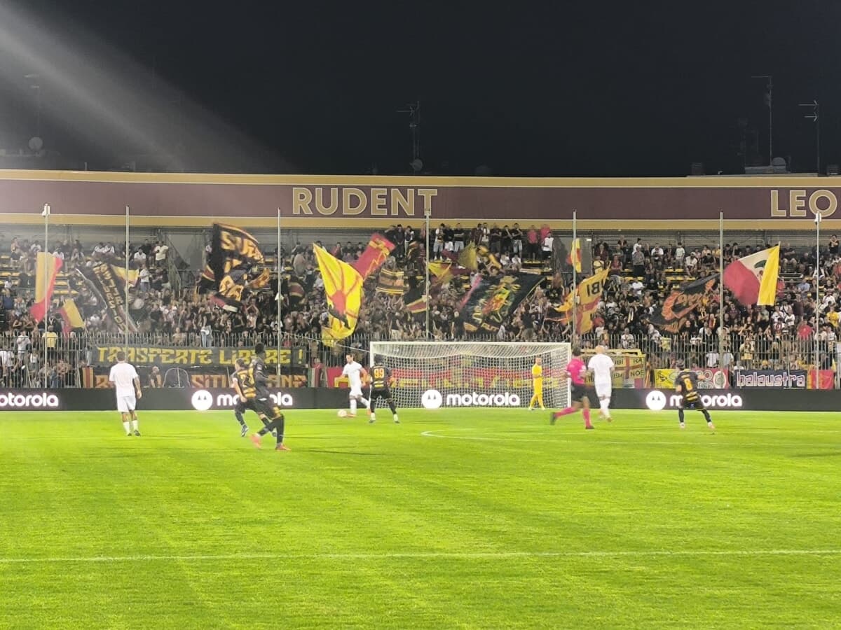 Coppa Italia, Forlì ko a testa alta al Benelli: il Ravenna passa 2-1, ma i galletti lanciano un segnale fortissimo