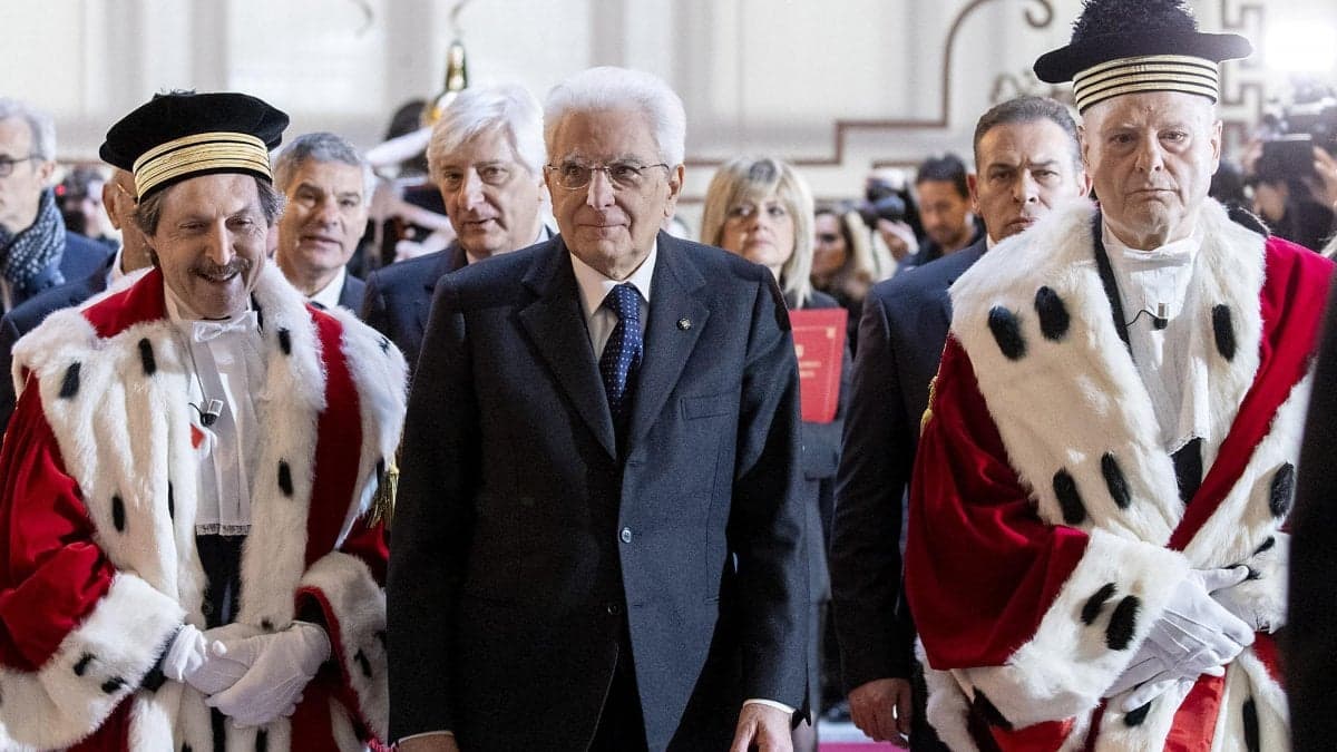Giustizia, Mattarella presiede il Csm e richiama al rispetto