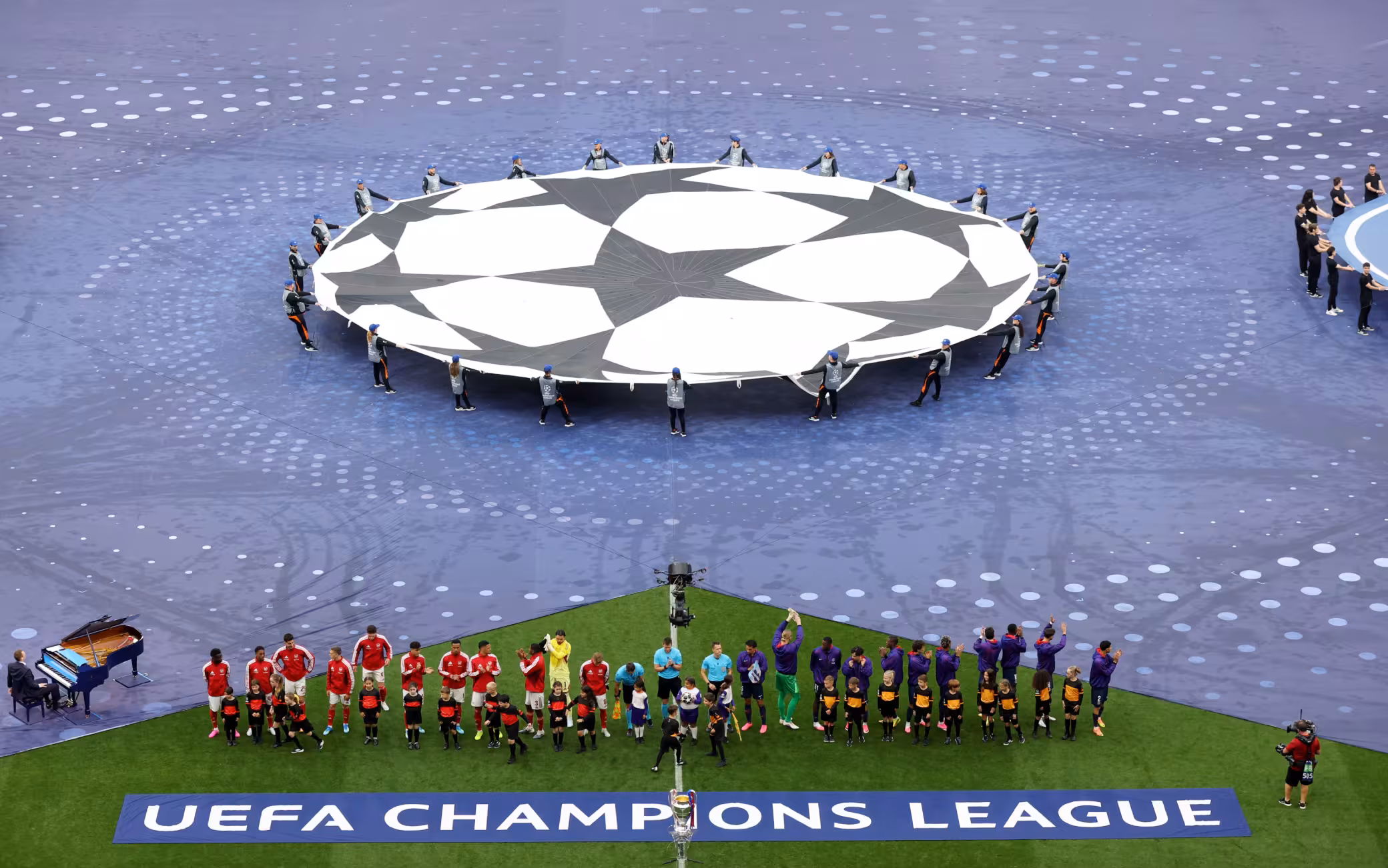 Champions League: serata difficile per Inter e Napoli. Bayern si salva, Barcellona e Arsenal inarrestabili. Stasera Roma-Real Madrid