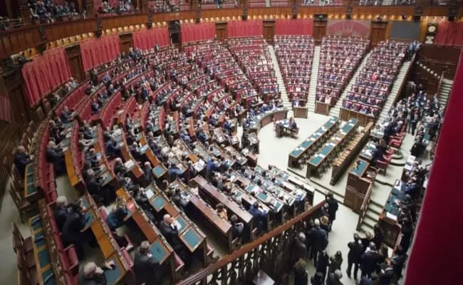 Riforma elettorale, tensioni in Parlamento: scontro su voto estero e premio di maggioranza