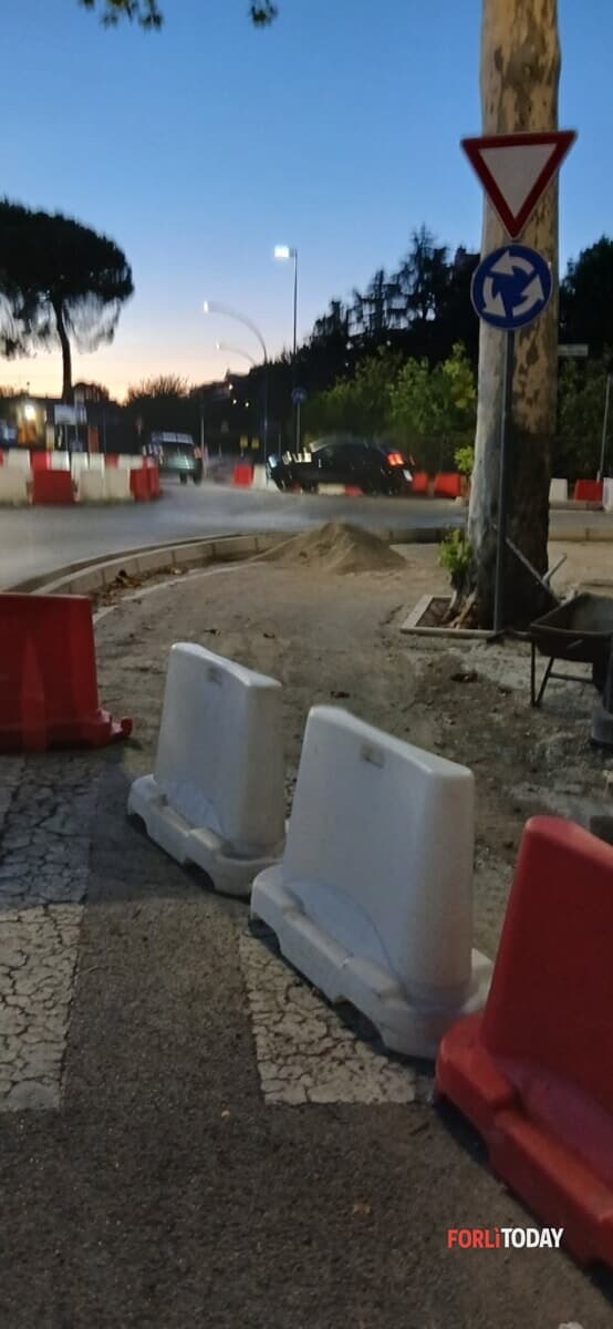 "Cantieri in viale II Giugno deserti, quando finiranno i lavori?"