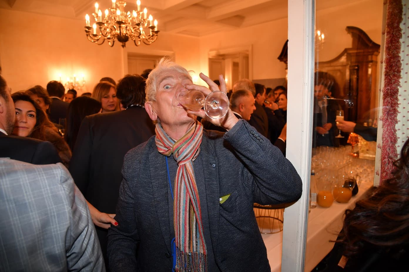 Addio a Umberto Pizzi: il fotografo che ha immortalato mondanità e vizi