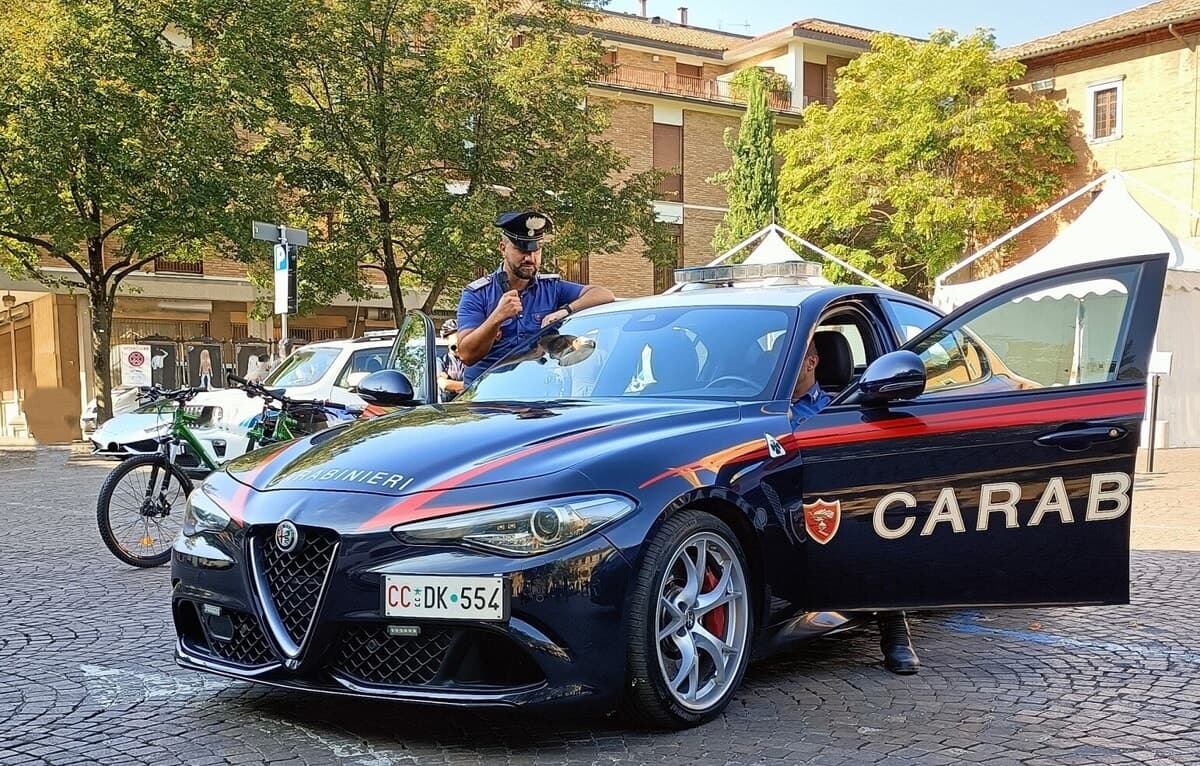 Non rientra in carcere dopo il lavoro, rocambolesco arresto in una pizzeria: la fuga finisce dopo 48 ore