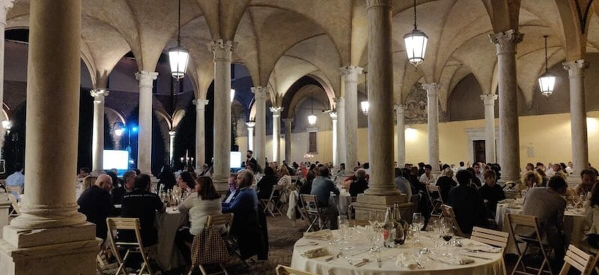 Cena nel chiostro, sport in piazza e un convegno scientifico: il programma di Sharing Breath 2026