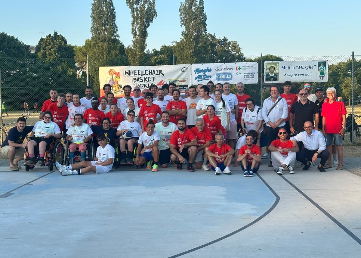 250 giocatori in campo per la "Marghe AllStar": oltre 2300 punti alla 24ore di basket, trionfa la squadra rossa