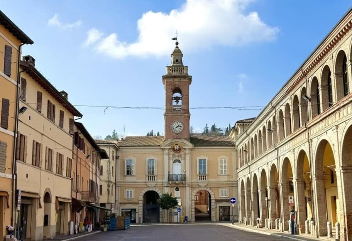 Polemica sul regolamento Erp: "Azzerata l'anzianità di residenza per l'assegnazione delle case popolari"