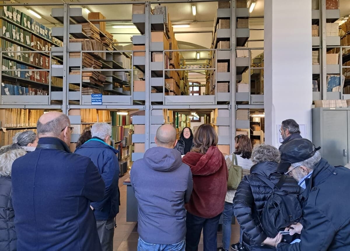 Domenica di Carta: storie di follia, carcere e manicomio sotto il fascismo