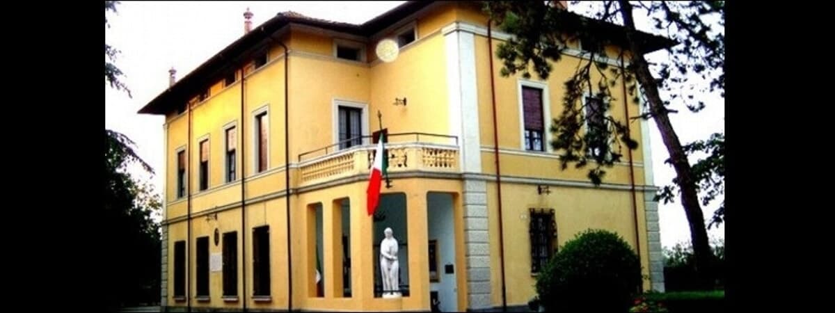 Tra storia e leggenda: viaggio esclusivo nelle stanze di Villa Mussolini