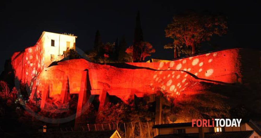 Il fascino delle fiabe Italiane al Castello di Cusercoli: Max Paiella in scena con "C’era una volta…"