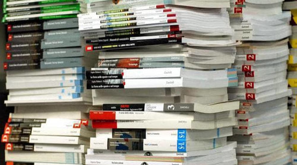 Libri di testo per medie e superiori e borse di studio, pubblicato il bando per le agevolazioni