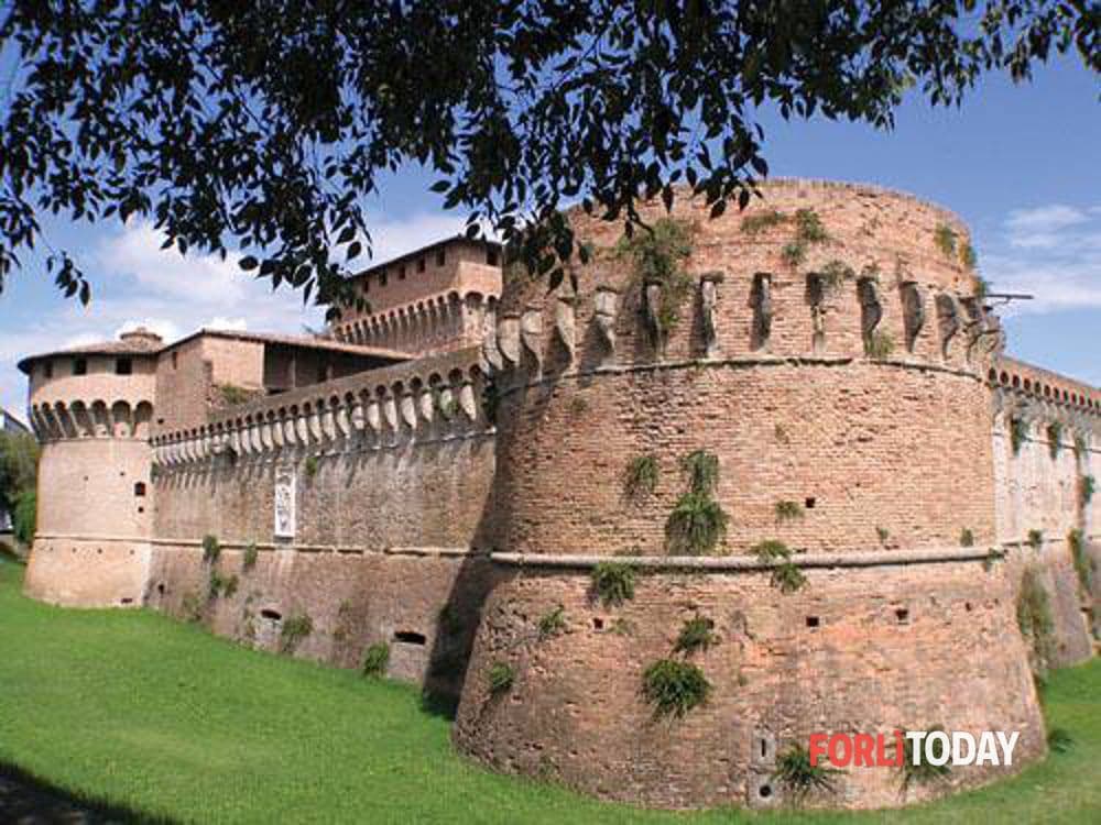 Forlì segreta, Caterina Sforza e i Borgia tra veleni, leggende e la Rocca di Ravaldino