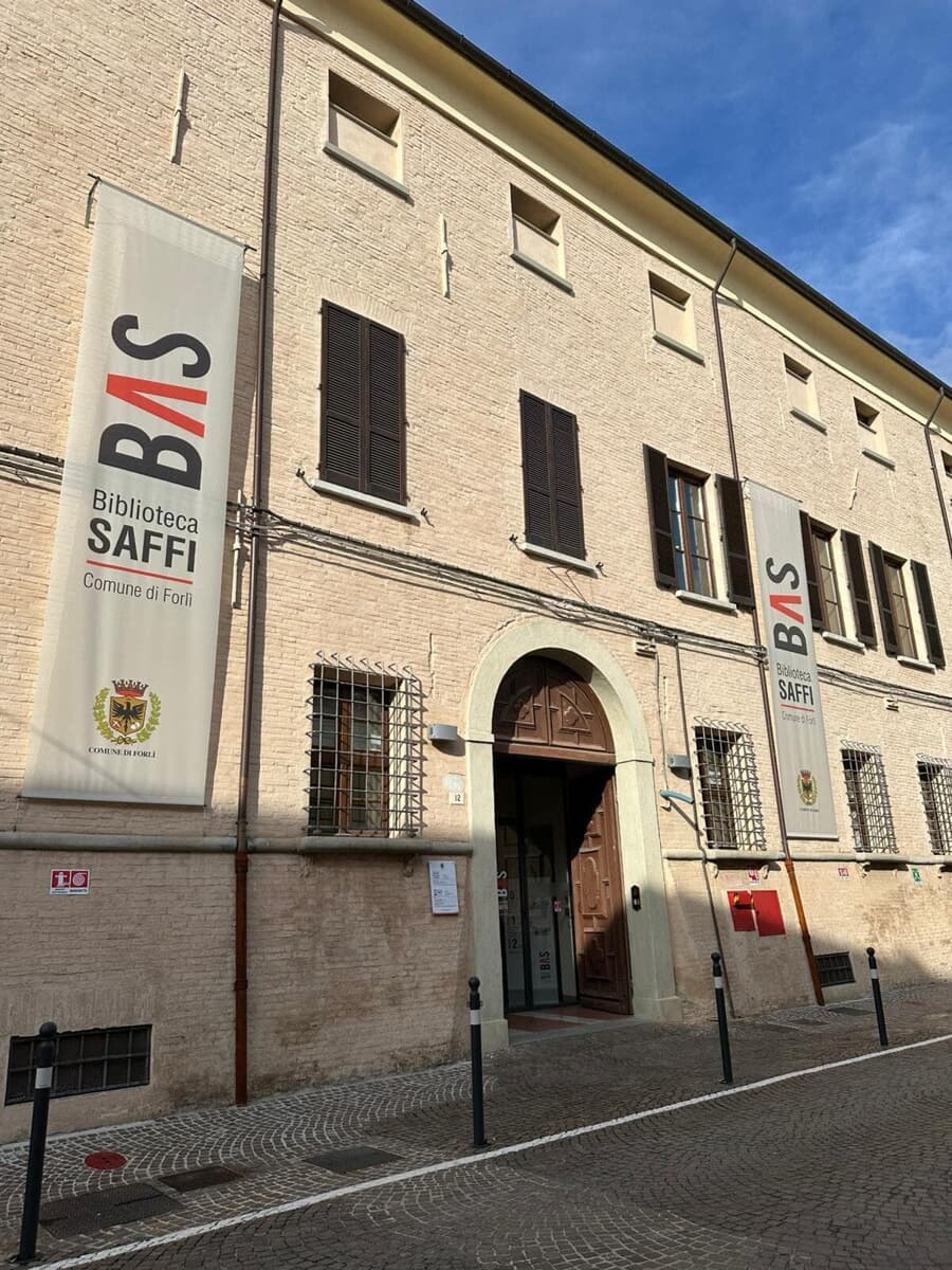 La biblioteca si prepara all'inverno: nuovi orari alla Bas, incontri con autori e gruppi di lettura