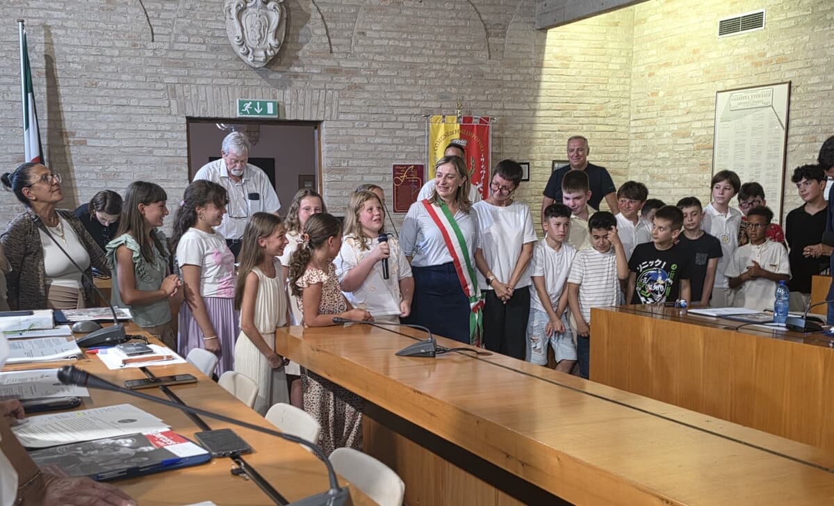 Piccoli Alfieri, grande orgoglio: Forlimpopoli celebra la classe premiata da Mattarella