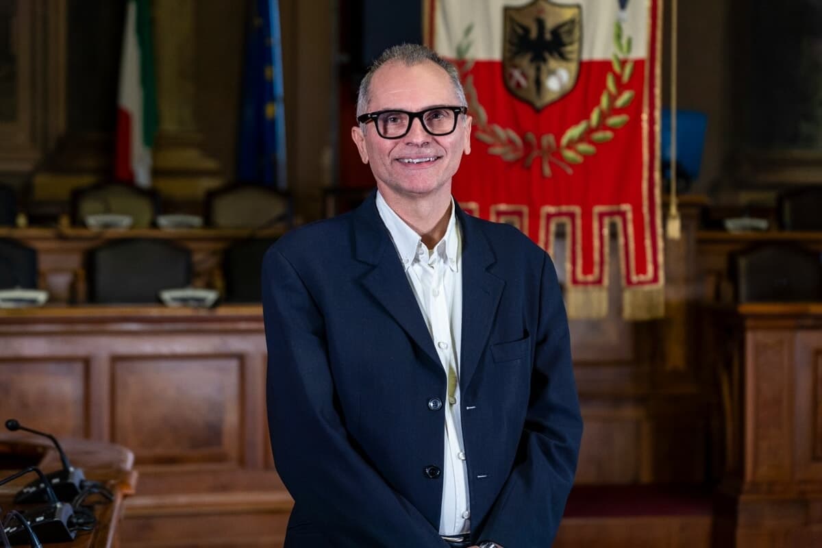 Nuova stazione radio vicino alle scuole? "Il procedimento è sospeso e si valutano alternative"