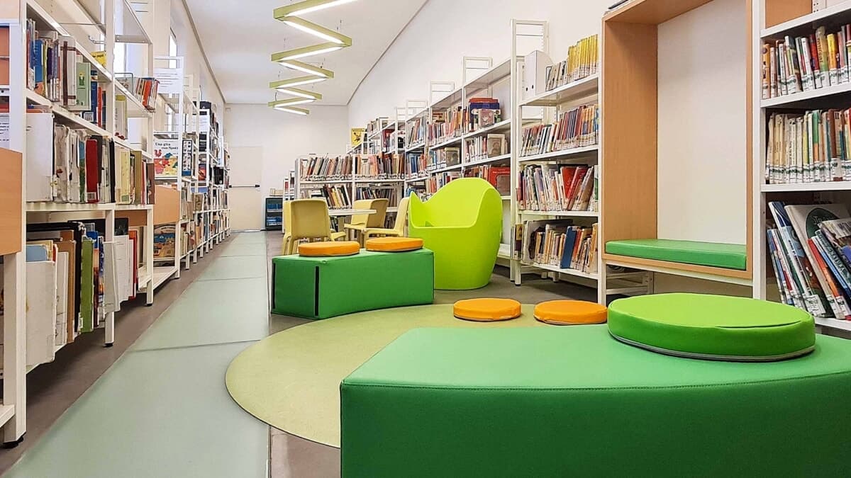 Letture a piedi nudi: l'estate dei ragazzi passa dalla Biblioteca Artusi