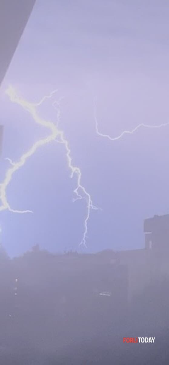"Intense precipitazioni e raffiche di vento", si attende l'arrivo del maltempo: scatta l'allerta meteo gialla